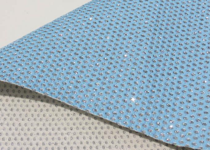 Tissu matériel en cuir imperméable de beau tissu en cuir perforé bleu-clair